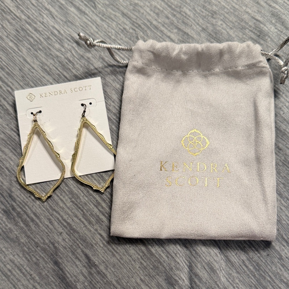 Kendra Scott Sophia Drop Gold Earrings